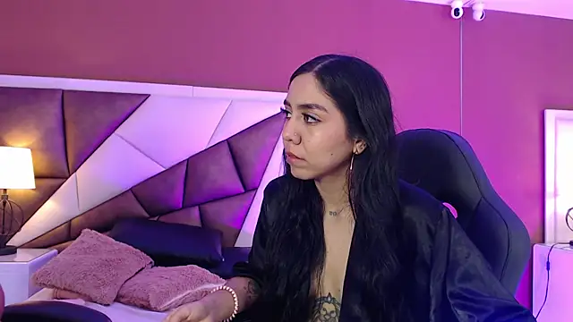 KarolandMichel online show from 12/29/24, 04:08