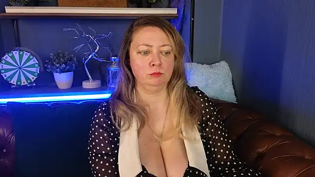 JesiaFoxi online show from 01/04/25, 12:27