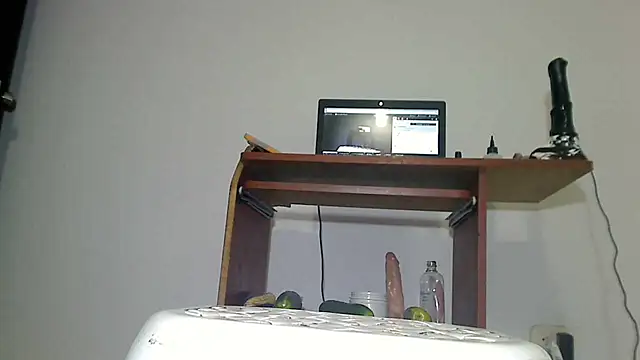 Snapshot of SensualGata13 chatting on 12/18/25, 02:56 SensualGata13 online show from 12/18/25, 02:56