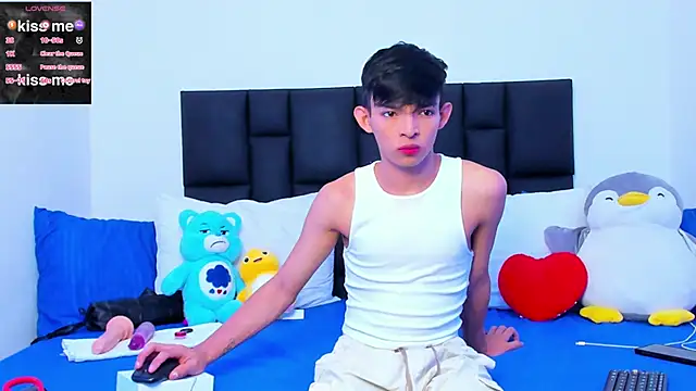 Snapshot of Tonny_twink_ chatting on 03/09/25, 09:57 Tonny twink online show from 03/09/25, 09:57