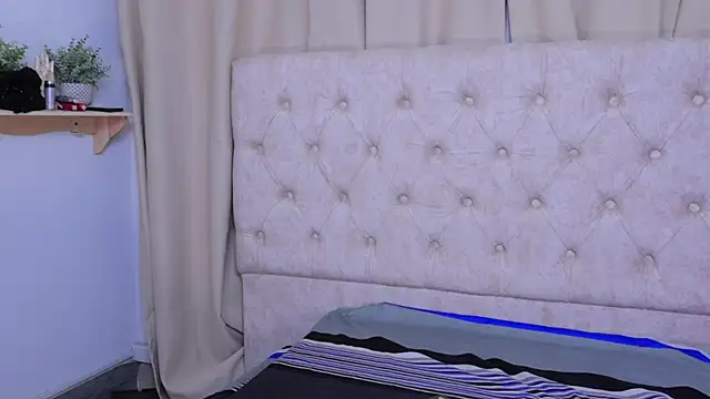 ashleyvalirya online show from 12/19/24, 03:51