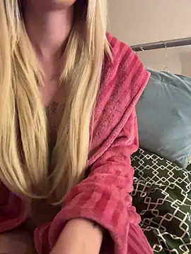 saskiapierce online show from 10/19/25, 12:33