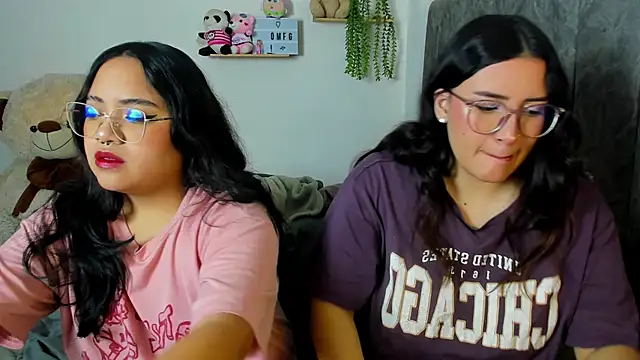 Snapshot of maddie-and-chelsea- chatting on 10/02/25, 11:06 maddie-and-chelsea- online show from 10/02/25, 11:06