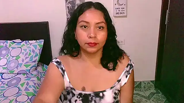 Snapshot of zaray_bella chatting on 11/14/25, 09:46 zaray bella online show from 11/14/25, 09:46