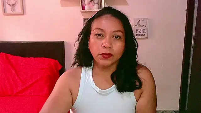 Snapshot of zaray_bella chatting on 11/16/25, 08:03 zaray bella online show from 11/16/25, 08:03