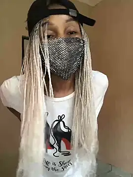 Snapshot of niccki3 chatting on 12/28/24, 09:20 niccki3 online show from 12/28/24, 09:20