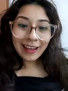 Snapshot of MishuColfer chatting on 10/31/25, 07:42 MishuColfer online show from 10/31/25, 07:42