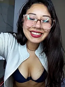 Snapshot of MishuColfer chatting on 12/18/25, 02:50 MishuColfer online show from 12/18/25, 02:50