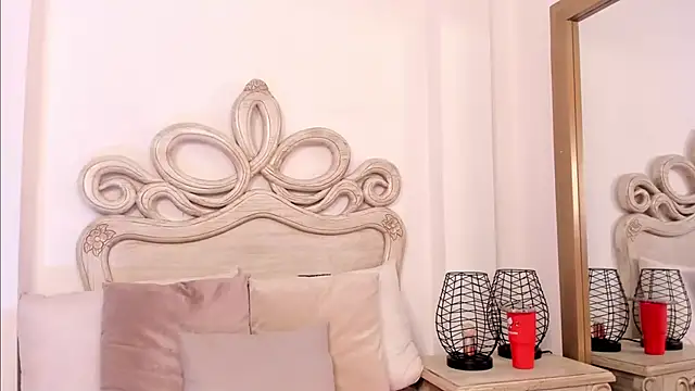 Victoria vallejo  online show from 03/08/25, 11:37