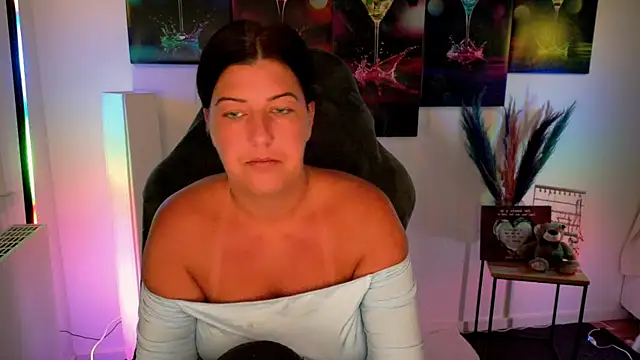 Snapshot of NatiLove35 chatting on 09/27/25, 05:23 NatiLove35 online show from 09/27/25, 05:23