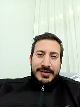 Snapshot of Karizmatikman chatting on 12/21/25, 04:14 Karizmatikman online show from 12/21/25, 04:14