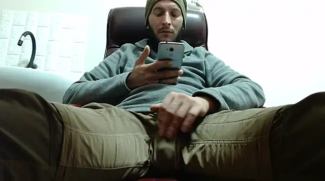 hardbigcock16 online show from 12/14/24, 01:27