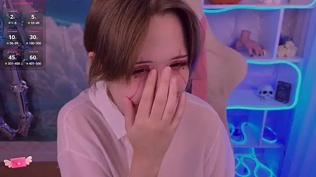 Snapshot of Mary_uw chatting on 10/31/25, 03:07 Mary uw online show from 10/31/25, 03:07