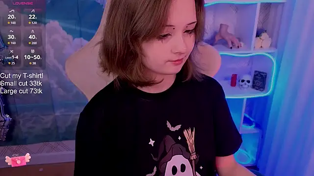 Snapshot of Mary_uw chatting on 11/02/25, 01:30 Mary uw online show from 11/02/25, 01:30