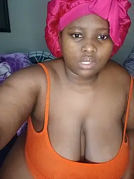 Snapshot of queenxdede chatting on 05/15/26, 03:57 queenxdede online show from 05/15/26, 03:57
