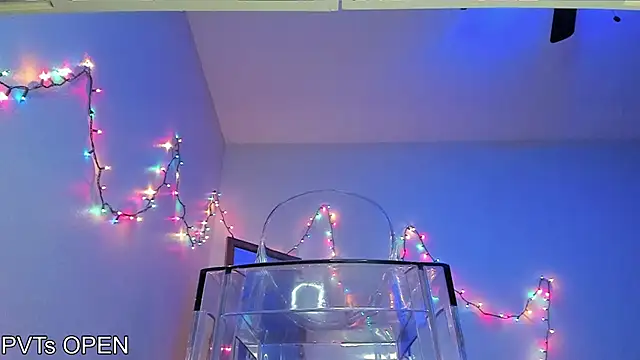 Peaches N Kreme online show from 12/05/25, 06:22