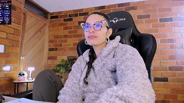 paulinabarnett- online show from 01/11/25, 08:43