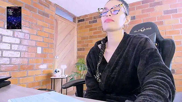 paulinabarnett- online show from 01/12/25, 03:57