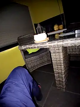 Snapshot of schlonzi81 chatting on 11/21/25, 10:30 schlonzi81 online show from 11/21/25, 10:30