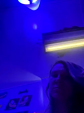 Snapshot of hotNReady6969 chatting on 09/23/25, 09:40 hotNReady6969 online show from 09/23/25, 09:40