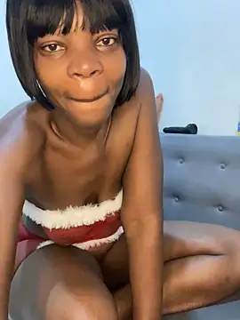 Snapshot of Cocowett chatting on 02/13/25, 04:22 Cocowett online show from 02/13/25, 04:22