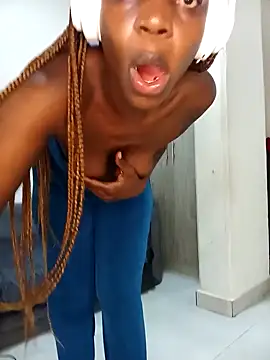 Snapshot of Cocowett chatting on 03/17/25, 02:34 Cocowett online show from 03/17/25, 02:34