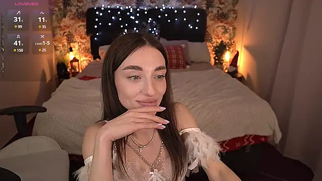 Alice Arwen online show from 12/24/24, 10:55