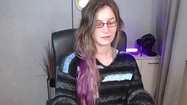 Snapshot of emmaxDelight chatting on 09/22/25, 05:31 emmaxDelight online show from 09/22/25, 05:31