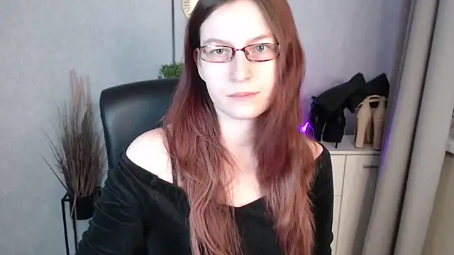 Snapshot of emmaxDelight chatting on 02/25/26, 08:02 emmaxDelight online show from 02/25/26, 08:02