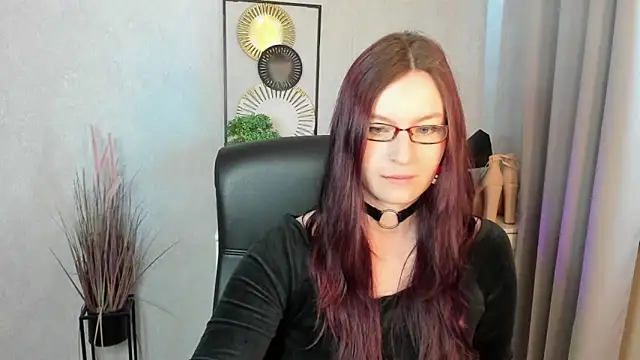 Snapshot of emmaxDelight chatting on 05/29/26, 05:27 emmaxDelight online show from 05/29/26, 05:27