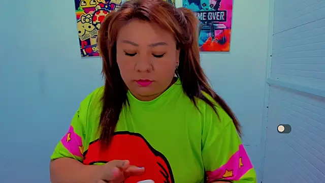 victoria love89 online show from 12/15/25, 02:49