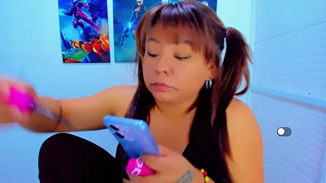 victoria love89 online show from 04/25/26, 02:58