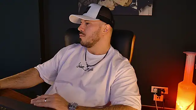 Snapshot of AngeloEric chatting on 01/17/26, 02:11 AngeloEric online show from 01/17/26, 02:11
