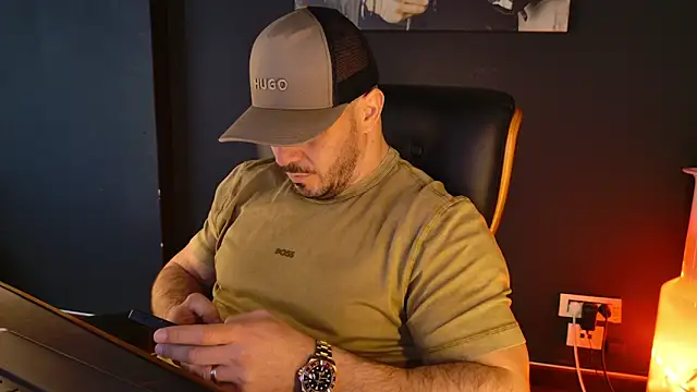 Snapshot of AngeloEric chatting on 02/12/26, 11:05 AngeloEric online show from 02/12/26, 11:05