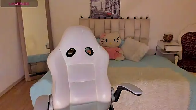 Snapshot of zoe_turnner_18 chatting on 10/15/25, 11:43 zoe turnner 18 online show from 10/15/25, 11:43