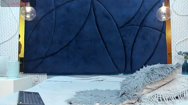 Snapshot of LARISSAEVANS chatting on 02/05/25, 06:15 LARISSAEVANS online show from 02/05/25, 06:15