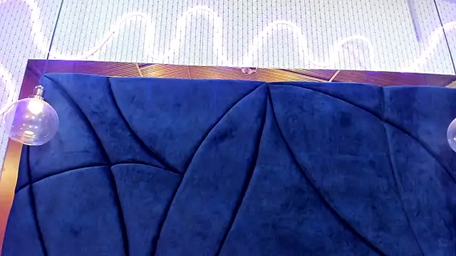 Snapshot of LARISSAEVANS chatting on 03/12/25, 06:22 LARISSAEVANS online show from 03/12/25, 06:22