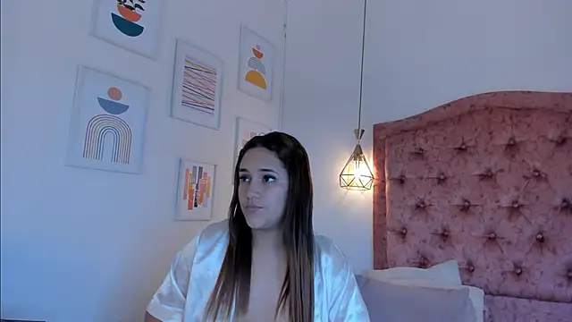 Snapshot of aprill21_ chatting on 12/13/24, 05:10 aprill21 online show from 12/13/24, 05:10