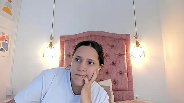 Snapshot of aprill21_ chatting on 03/03/25, 01:53 aprill21 online show from 03/03/25, 01:53