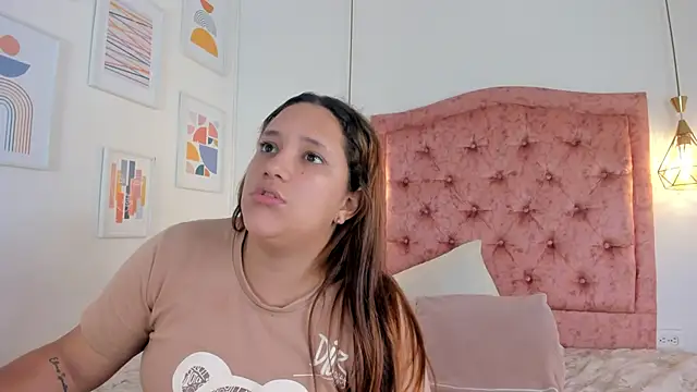 Snapshot of aprill21_ chatting on 03/13/25, 01:50 aprill21 online show from 03/13/25, 01:50