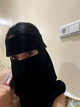 Snapshot of jijijoudia chatting on 09/22/25, 11:18 jijijoudia online show from 09/22/25, 11:18