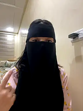 Snapshot of jijijoudia chatting on 10/25/25, 11:43 jijijoudia online show from 10/25/25, 11:43