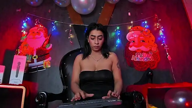 Carolina Arias online show from 12/13/24, 08:26
