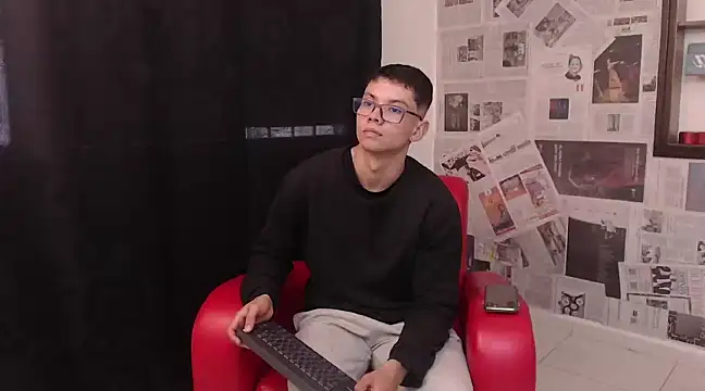 Magic boy20 online show from 01/30/25, 04:34