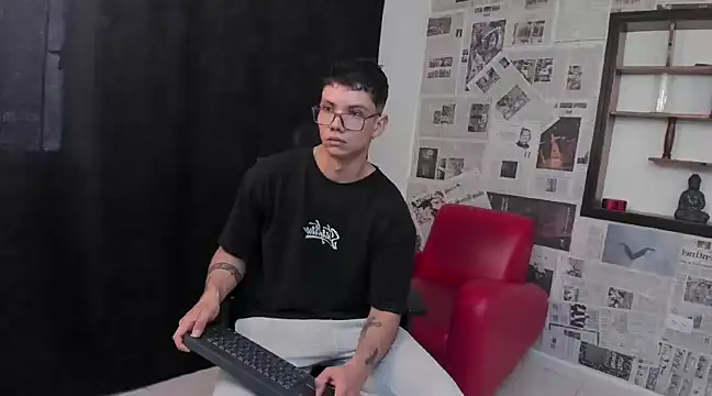 Magic boy20 online show from 02/03/25, 07:52