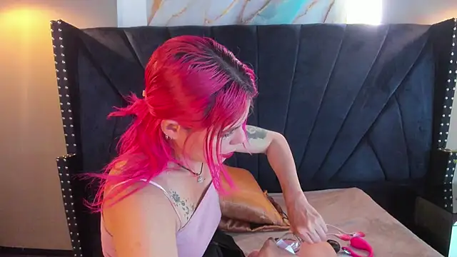 NIKI SANTANA online show from 09/18/25, 03:52