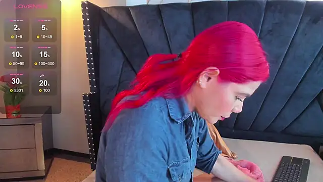 NIKI SANTANA online show from 10/23/25, 04:12