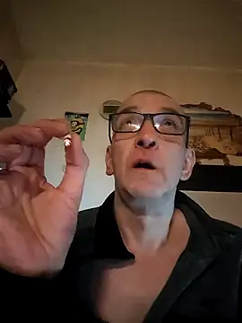 Snapshot of Nylonschlampe510 chatting on 09/11/25, 01:49 Nylonschlampe510 online show from 09/11/25, 01:49