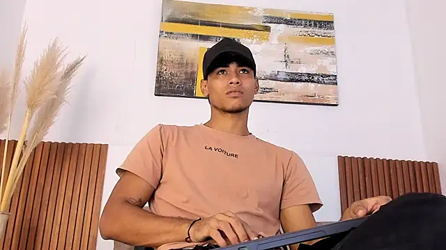 Snapshot of zander_2120 chatting on 09/20/25, 01:23 zander 2120 online show from 09/20/25, 01:23