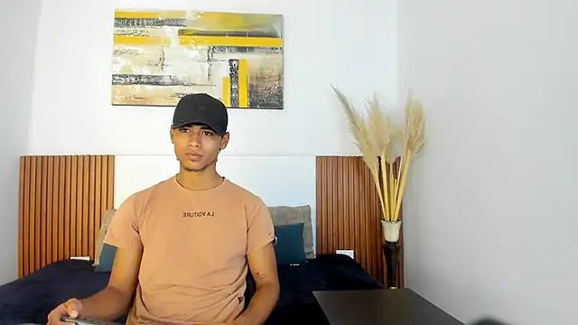 Snapshot of zander_2120 chatting on 10/08/25, 12:36 zander 2120 online show from 10/08/25, 12:36